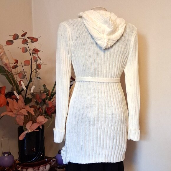 NWT Woman's White Hooded Cardigan Coat Knit Lightweight Warm & Elegant Outerwear - Picture 6 of 9